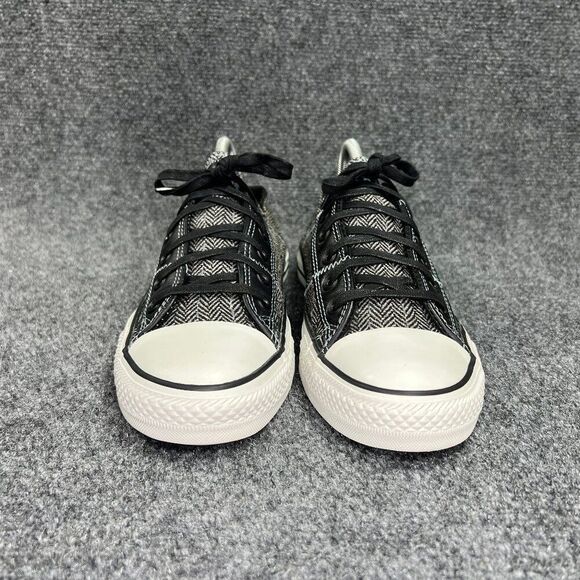 Converse Sneakers‎ Women's Size 10 Black Chuck Taylor All Star Low Lace Shoes - Picture 2 of 13
